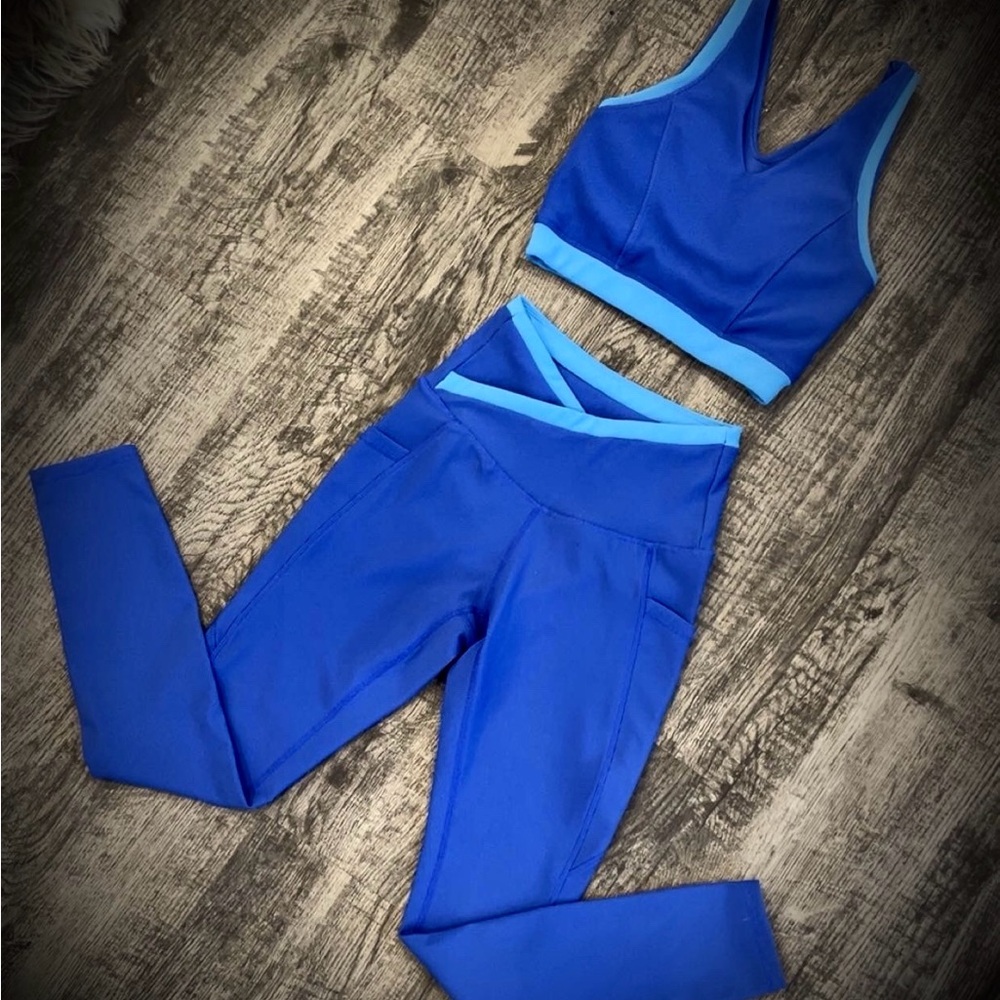 Blue Athletic Crop Top and Leggings Set